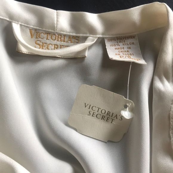 Gold Label VINTAGE VICTORIAS SECRET ROBE - Picture 11 of 16